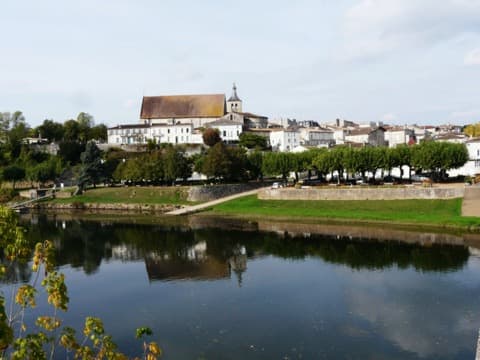 Couvreur Guîtres